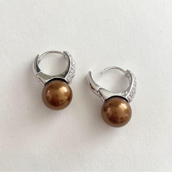 Luxury Brown Mother of Pearl and Diamond Earrings - Picture 2 of 2